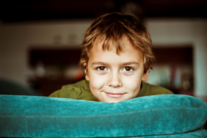 3 techniques comportementales pour l'éducation des enfants : renfort, punition et extinction