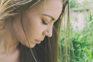 Et si le manque d'estime de soi était la source de tous nos troubles ?