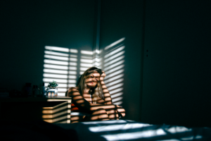 La dysthymie : le poids constant de la tristesse