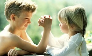 Les frères et sœurs aîné-e-s : entre super héro-ïne-s et ami-e-s intimes