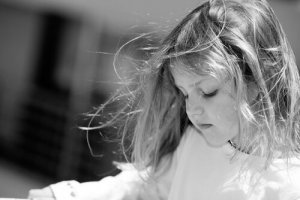 Les cris endommagent le cerveau des enfants