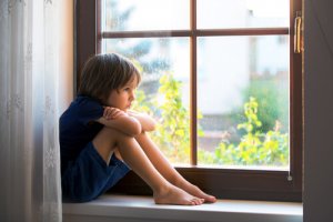 L'éducation moderne crée des enfants avec des camisoles de force