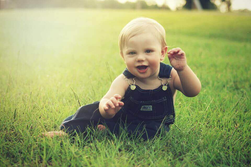 bébé entre 4 et 6 mois