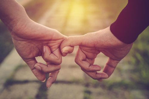 mains d'un couple