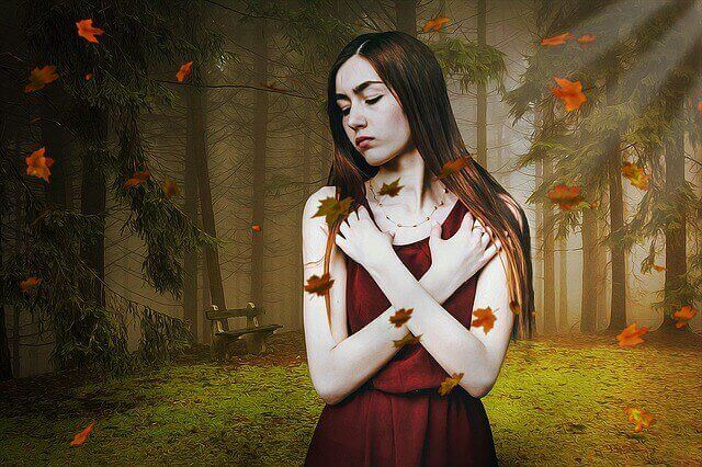 femme feuilles
