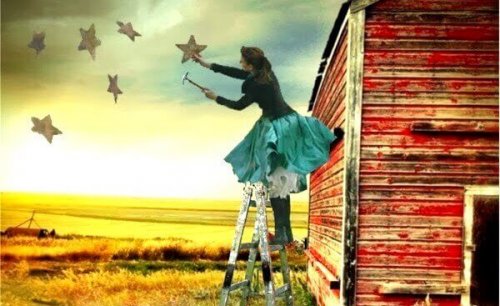 femme qui peint la vie