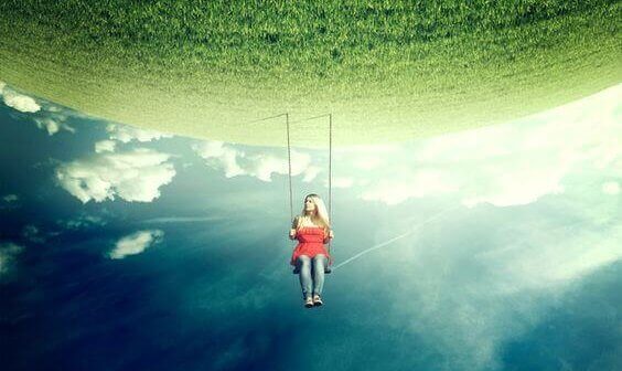 femme sur une balançoire 