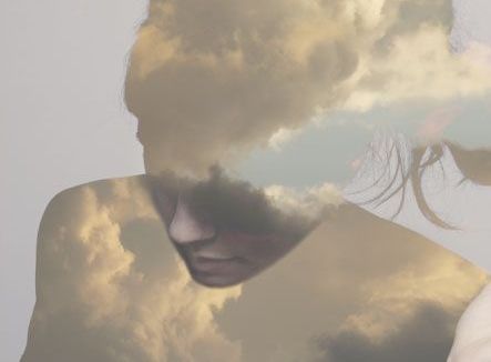 femme nuages