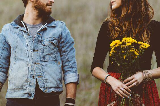 couple se regardant