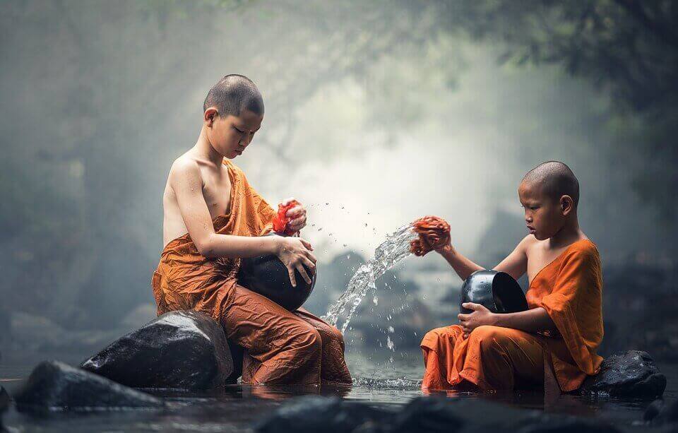 enfants bouddhistes