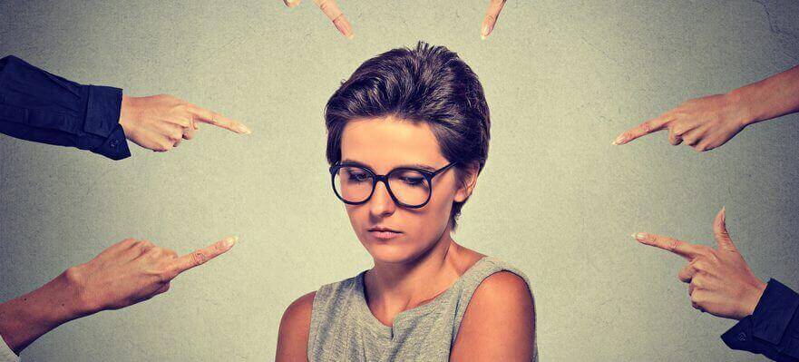femme victime de mobbing