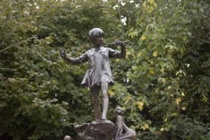 4 clés qui vous diront si vous êtes atteint-e du Syndrome de Peter Pan