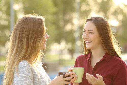 communicaion entre deux jeunes filles
