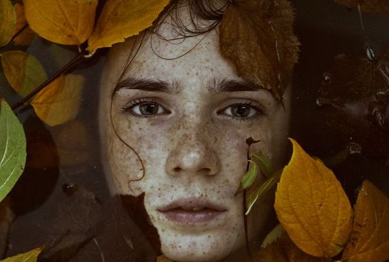 Comment l’identité se développe-t-elle pendant l’adolescence ?