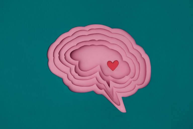 cerveau avec un coeur