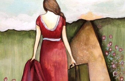 femme qui fuit avec une valise