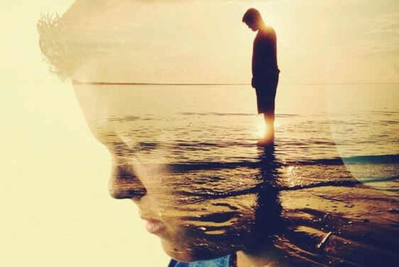 homme ayant scellé un pacte de silence