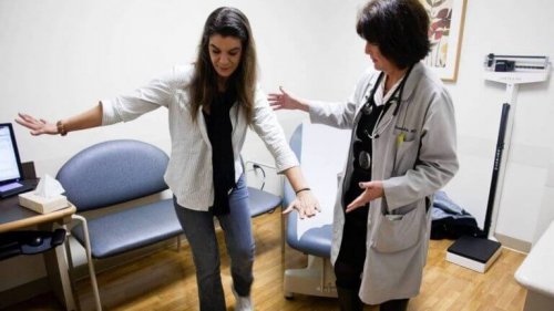 médecin avec patient