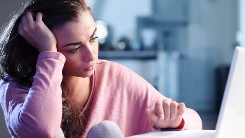 femme triste