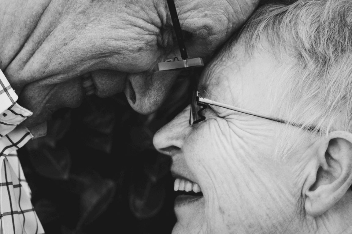 les grands-parents heureux
