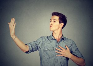 Les personnes vaniteuses: traits et comportements qui les caractérisent
