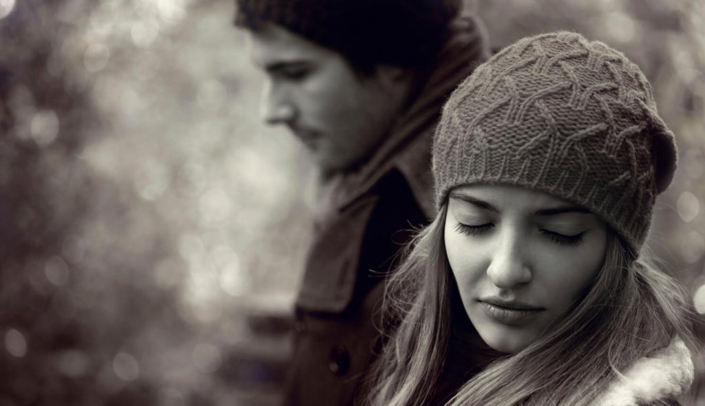 jeune femme triste