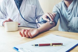 Connaissez-vous l'hypertension de la blouse blanche ?