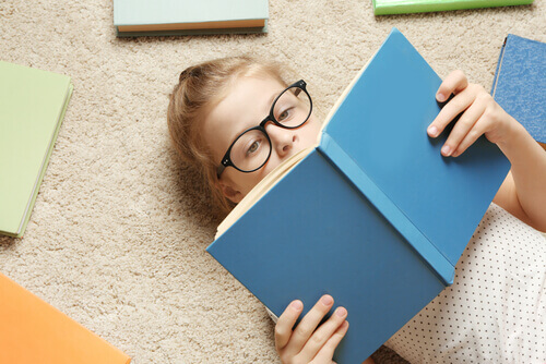 enfant qui lit
