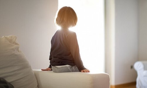 enfant seul