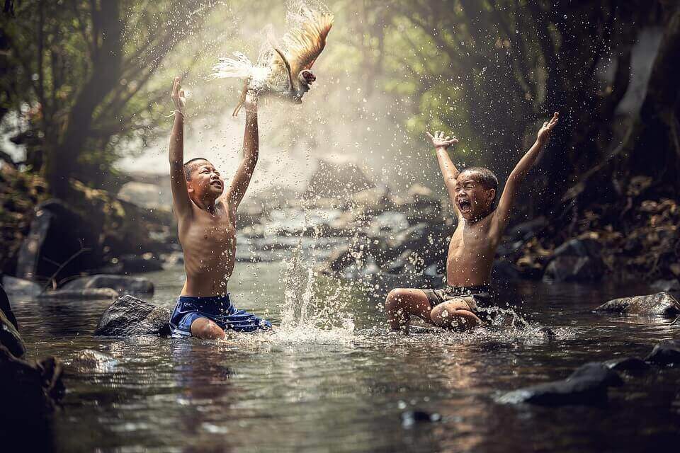 enfants qui jouent