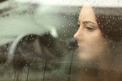 femme qui pense