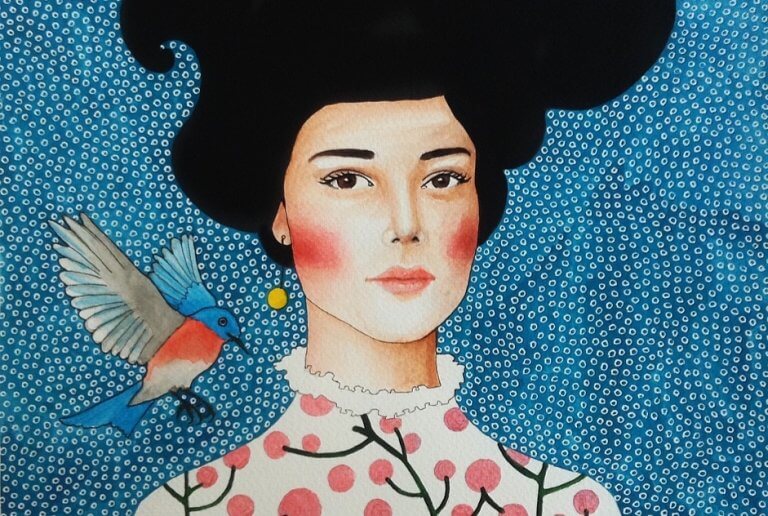 fille avec un oiseau sur l'épaule