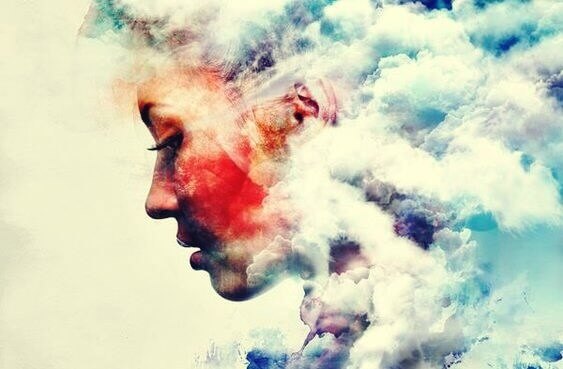 portrait de femme dans les nuages