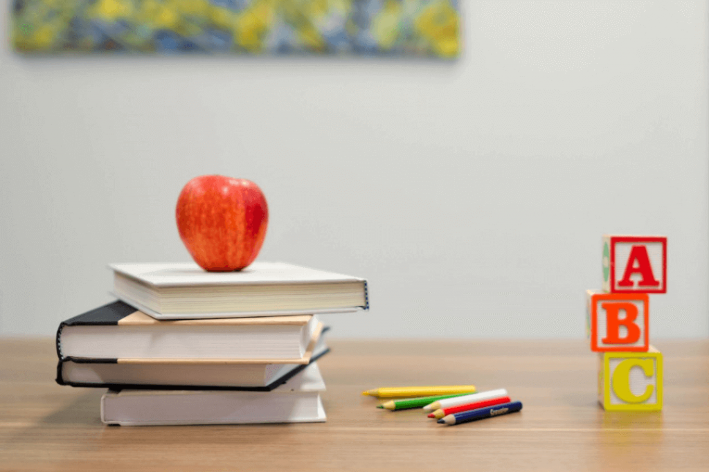 livres et crayons
