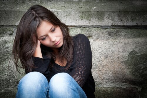 jeune femme souffrant du trouble d'apprentissage non verbal