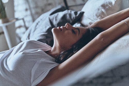 femme prenant du plaisir