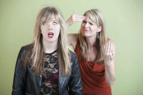 adolescent rebelle touchée par l'adolescentite