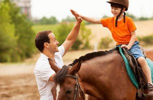 enfant à cheval