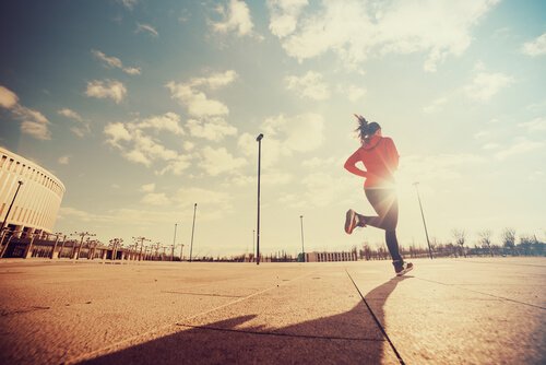 femme faisant du sport