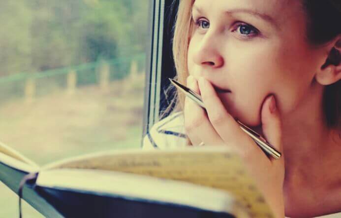 femme qui étudie