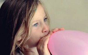 La technique du ballon pour les enfants, ou comment favoriser leur relaxation d'une manière amusante