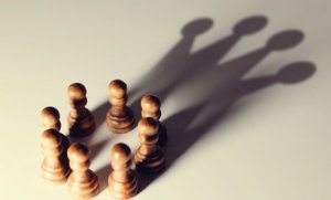 5 biais cognitifs qui favorisent les puissants