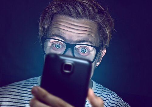 s'éloigner de son portable : une des clés pour mieux dormir