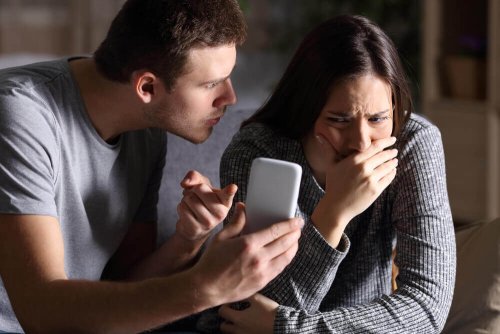 la jalousie est un trait des agresseurs émotionnels