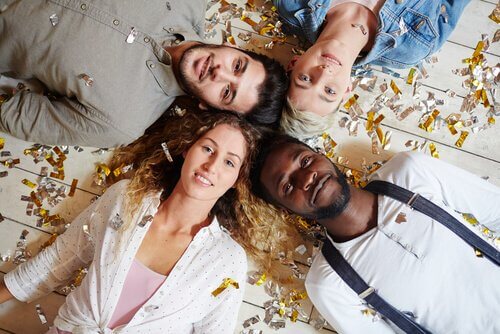 personnes sur le sol