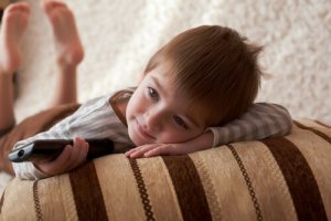 Pourquoi les enfants regardent le même film encore et encore ?