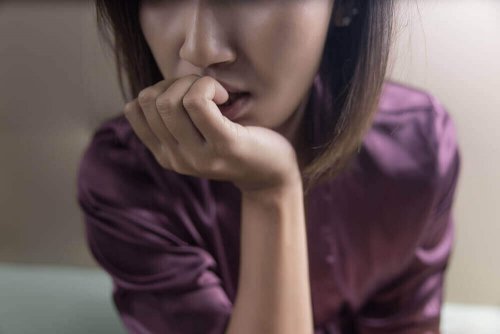 femme ayant des pensées obsessionnelles