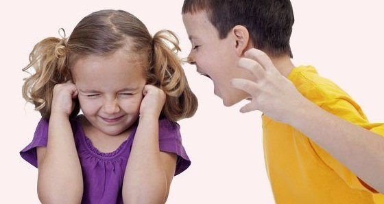 traumatisme infantile prédisposant à la psychose