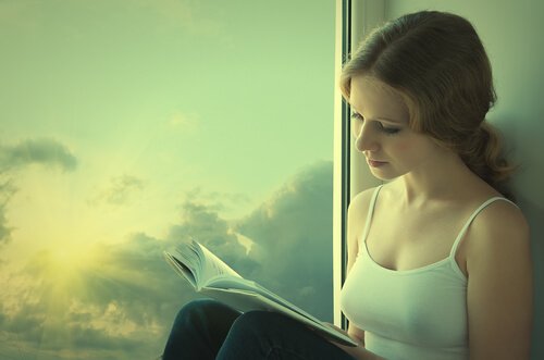 femme aimant lire au quotidien