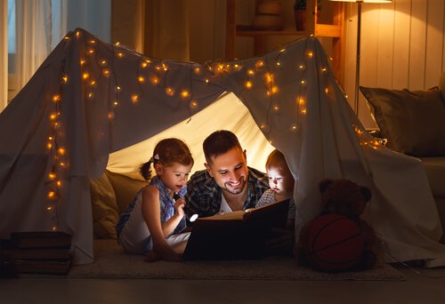 lire des histoires à ses enfants
